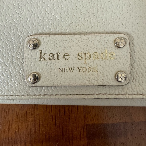 Kate Spade ivory hard leather snap close wallet 7.5x4 - Picture 2 of 10
